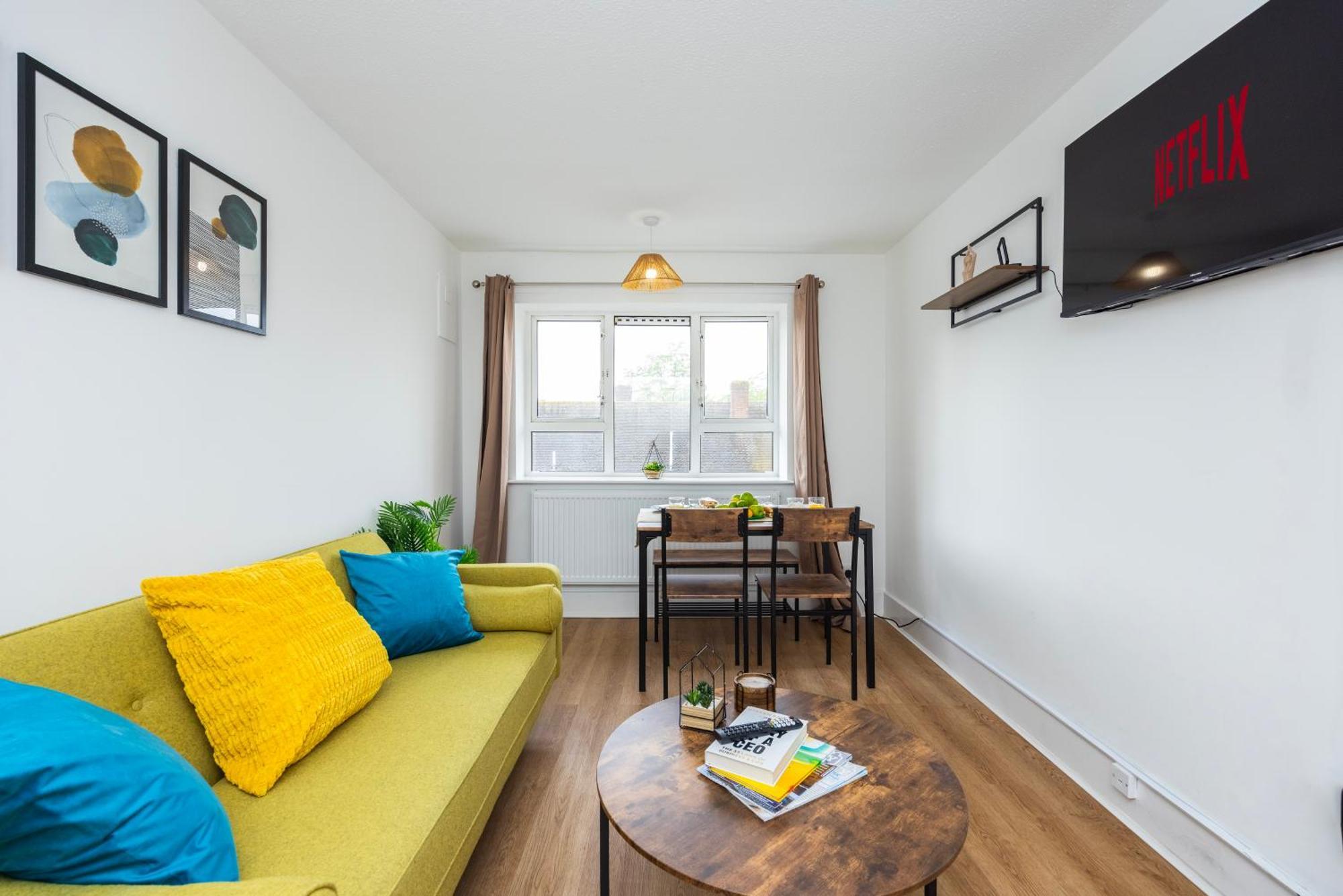 Excel O2 Stunning Large 3 Bedroom Apartment With Balcony London Eksteriør billede