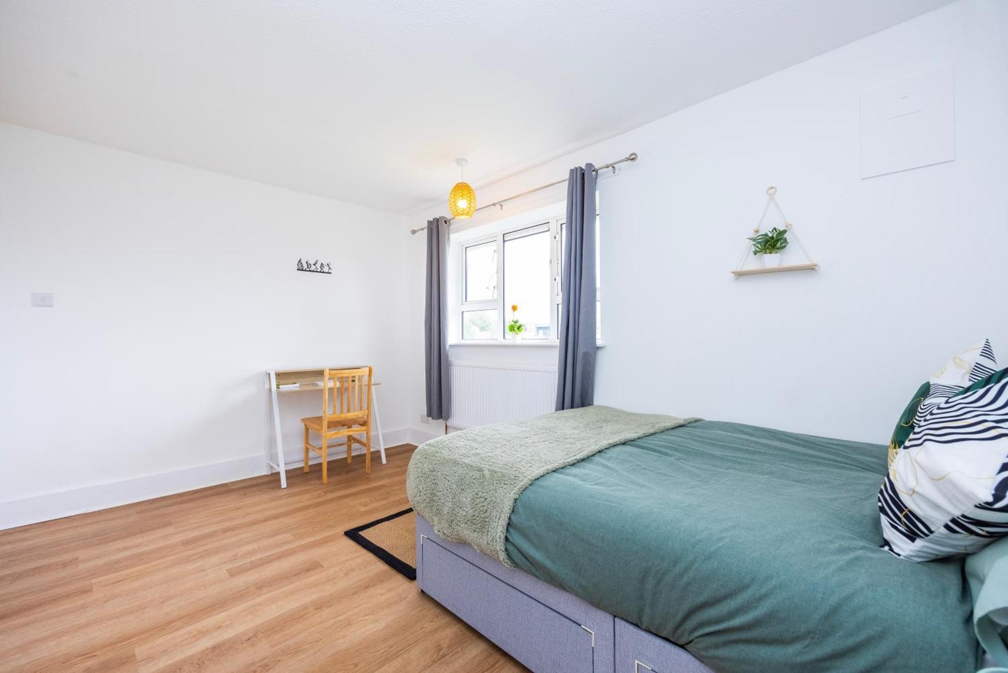 Excel O2 Stunning Large 3 Bedroom Apartment With Balcony London Eksteriør billede