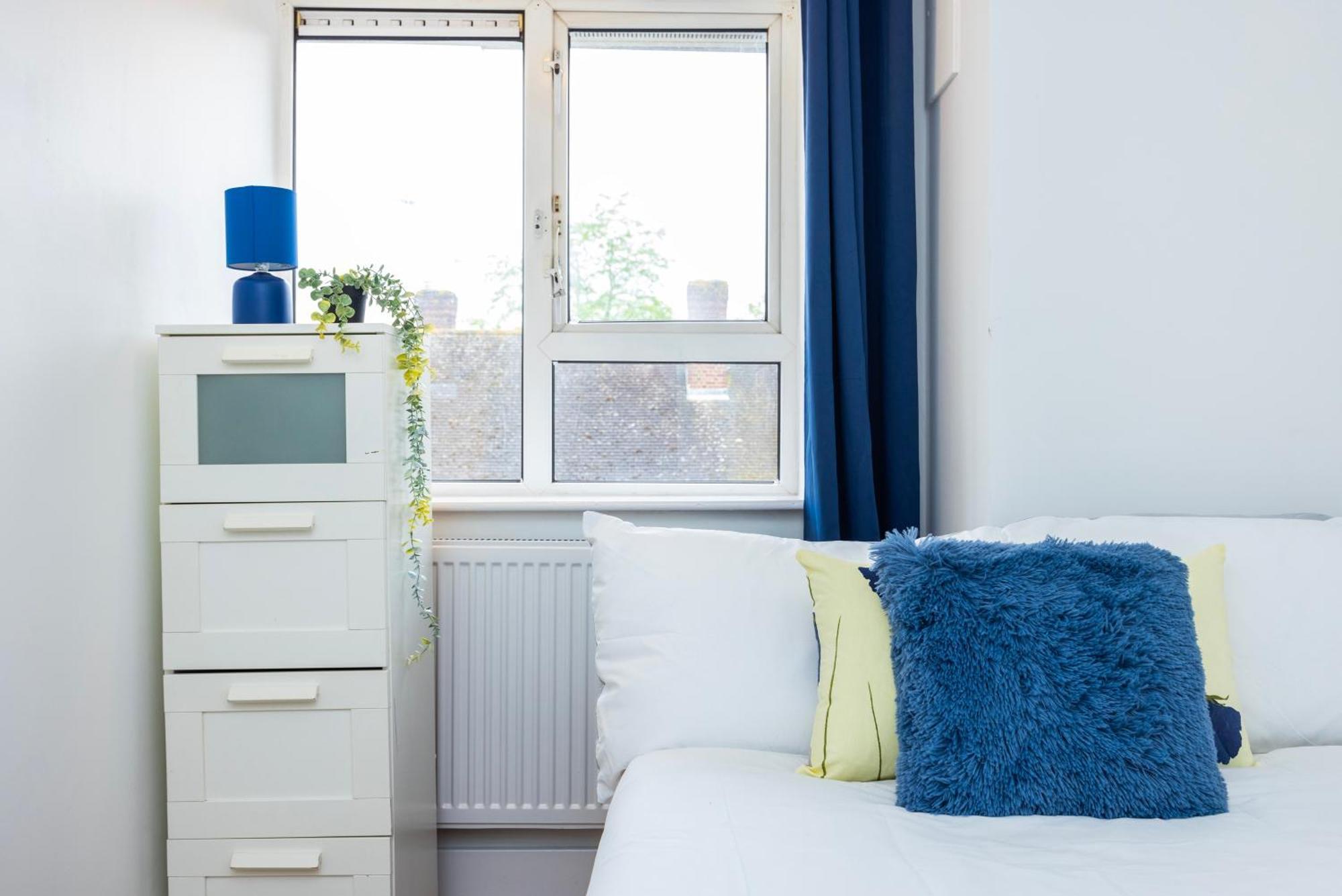Excel O2 Stunning Large 3 Bedroom Apartment With Balcony London Eksteriør billede