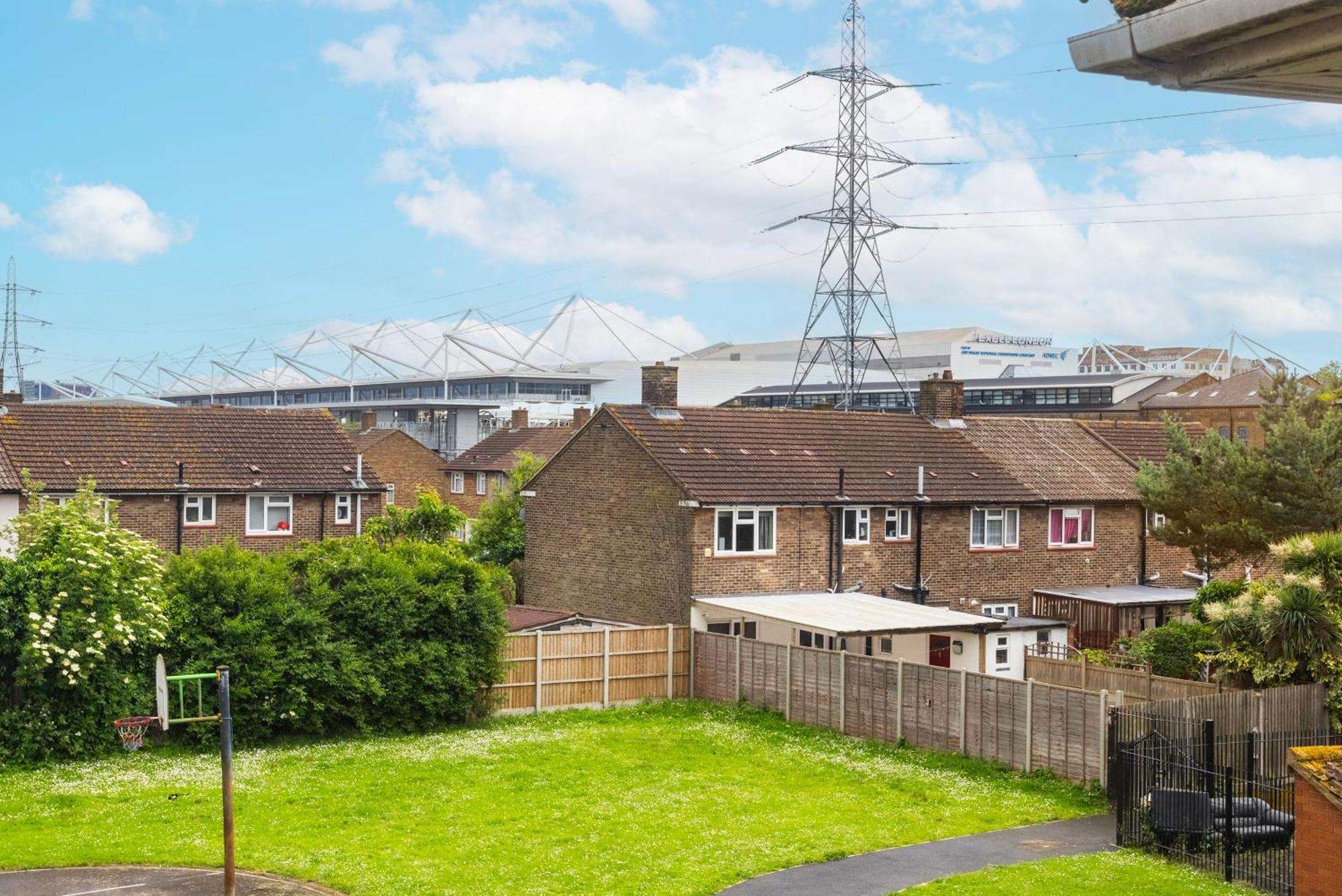 Excel O2 Stunning Large 3 Bedroom Apartment With Balcony London Eksteriør billede